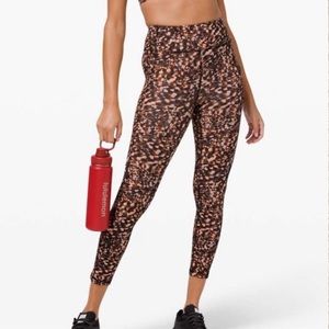 Lululemon invigorate HR tight 25”